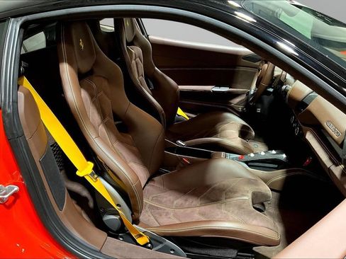 Used 2018 Ferrari 488 GTB RWD image 23