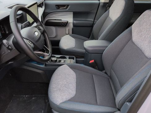 New 2025 Ford Maverick XLT w/ XLT Luxury Package image 17