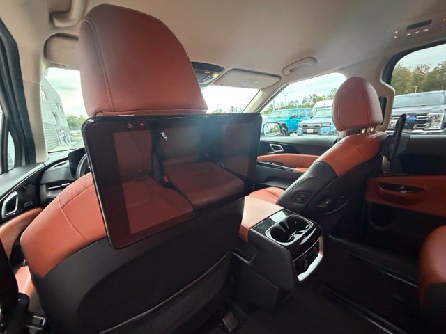 Used 2024 Kia Carnival SX FWD image 16