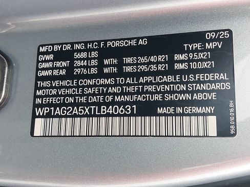 Certified 2026 Porsche Macan S AWD/4WD image 38