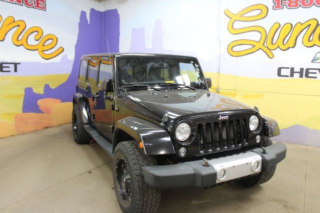 Used 2014 Jeep Wrangler Unlimited Sahara w/ Dual Top Group AWD/4WD image 2