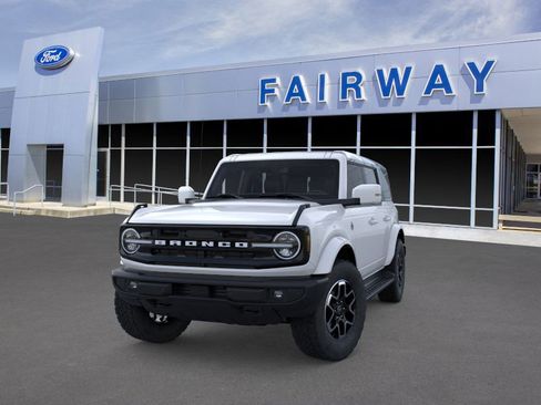 New 2025 Ford Bronco Outer Banks image 2