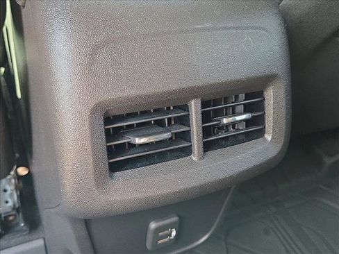 Used 2023 Chevrolet Equinox LT image 16