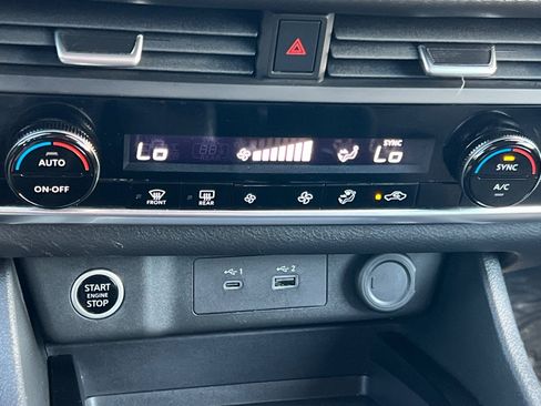 Certified 2023 Nissan Rogue SV image 23