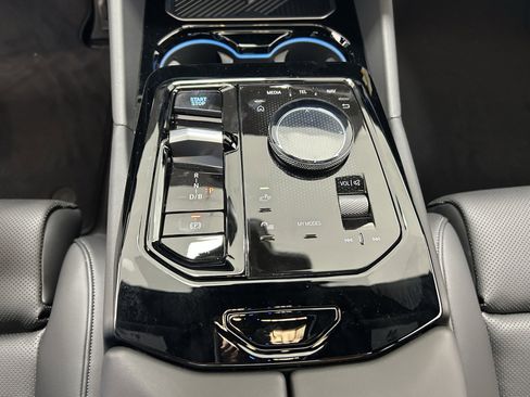 Used 2025 BMW i5 M60 w/ Premium Package image 23