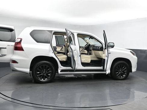 Used 2020 Lexus GX 460 Premium AWD/4WD image 25