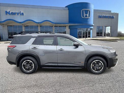 Used 2025 Nissan Pathfinder Rock Creek image 5