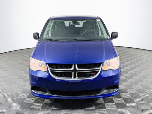 Used 2018 Dodge Grand Caravan SE w/ UConnect Hands-Free Group FWD image 2