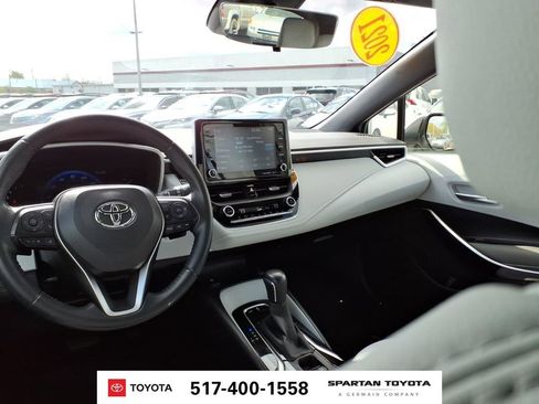 Used 2021 Toyota Corolla XSE FWD image 11