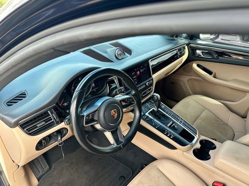 Used 2021 Porsche Macan image 11