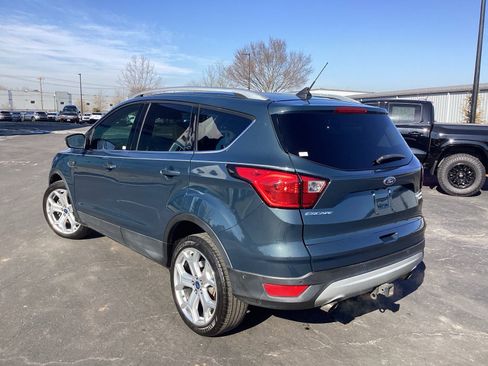 Used 2019 Ford Escape Titanium image 2