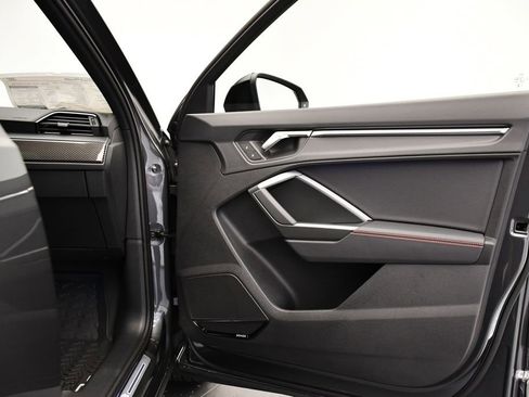 Used 2025 Audi Q3 2.0T Premium Plus w/ Premium Plus Package image 46