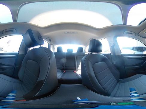 Used 2025 Volkswagen Jetta SE image 41