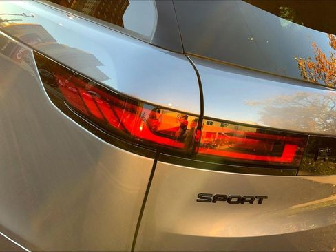 Used 2024 Land Rover Range Rover Sport SE image 28