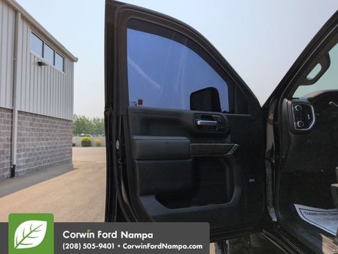 Used 2021 GMC Sierra 3500 Denali w/ Denali Ultimate Package AWD/4WD image 10