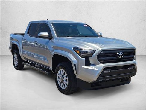 Used 2025 Toyota Tacoma SR5 AWD/4WD image 3
