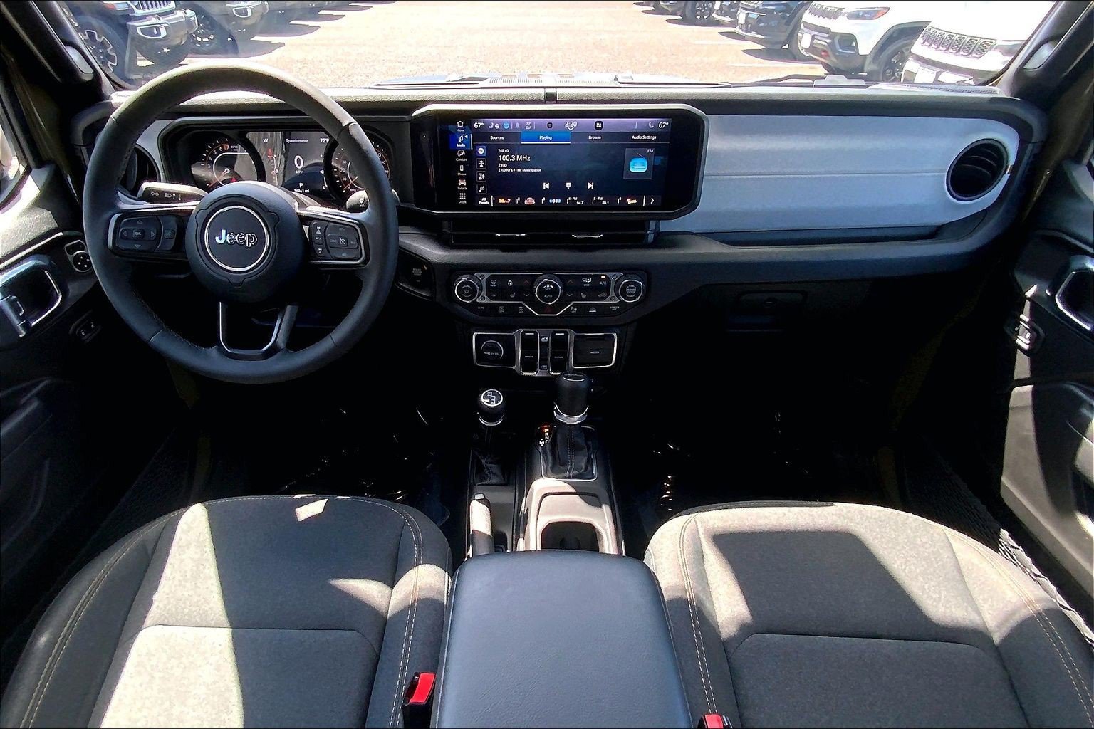 Certified 2025 Jeep Gladiator Sport AWD/4WD image 15