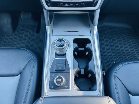 Used 2023 Ford Explorer XLT w/ Equipment Group 202A image 21