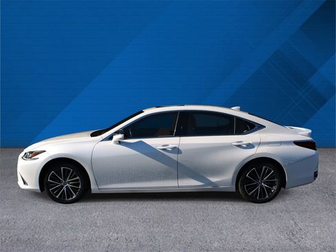 Used 2024 Lexus ES 300h w/ Premium Package image 6