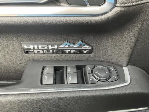 Used 2022 Chevrolet Silverado 1500 High Country w/ LPO, Dark Essentials Package AWD/4WD image 29