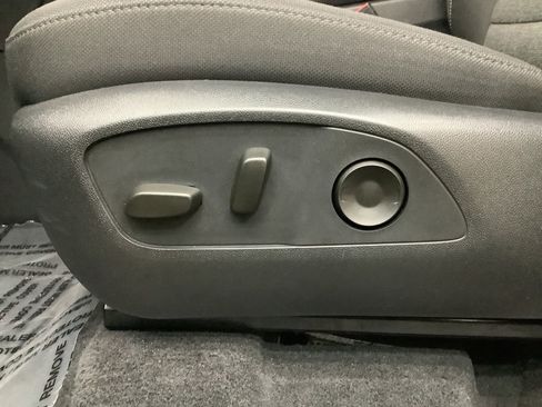 Used 2025 GMC Acadia Elevation image 15