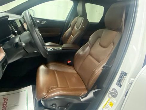 Used 2023 Volvo XC60 B6 Ultimate w/ Climate Package AWD/4WD image 11