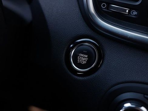 Used 2017 Kia Sorento SX image 39