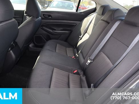 Used 2024 Nissan Altima 2.5 SV FWD image 17
