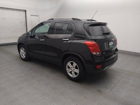 Used 2020 Chevrolet Trax LT w/ LT Convenience Package FWD image 3