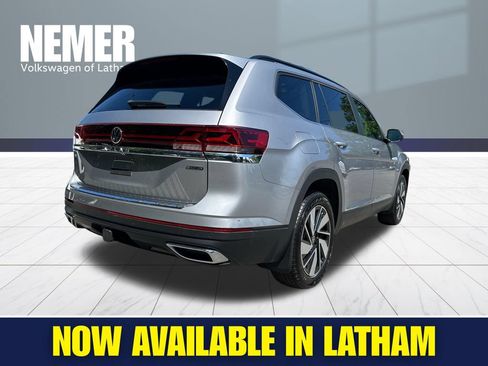 Used 2024 Volkswagen Atlas SE w/ Panoramic Sunroof Package AWD/4WD image 4