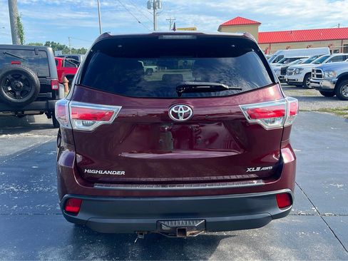 Used 2016 Toyota Highlander XLE AWD/4WD image 4