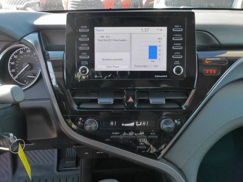 Used 2024 Toyota Camry LE image 25