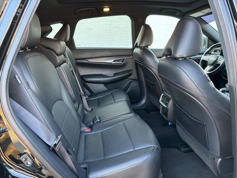 Used 2022 INFINITI QX50 Luxe w/ Appearance Package image 10