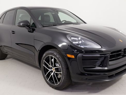 Used 2024 Porsche Macan image 19