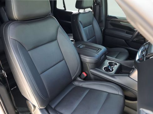 Used 2022 Chevrolet Tahoe Z71 w/ Luxury Package AWD/4WD image 35