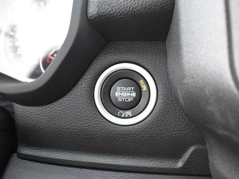 Used 2024 RAM 2500 Tradesman w/ Chrome Appearance Group image 33