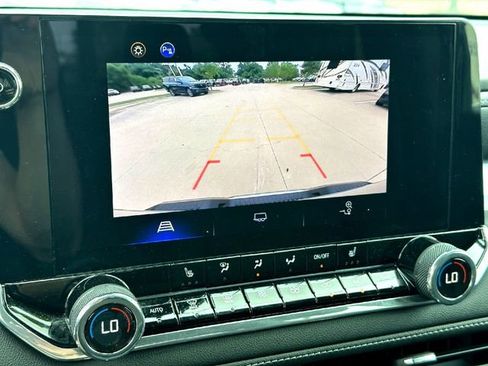 Used 2024 Chevrolet Colorado LT w/ LT Convenience Package III RWD image 18