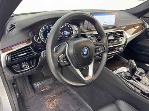 Used 2017 BMW 540i xDrive image 13