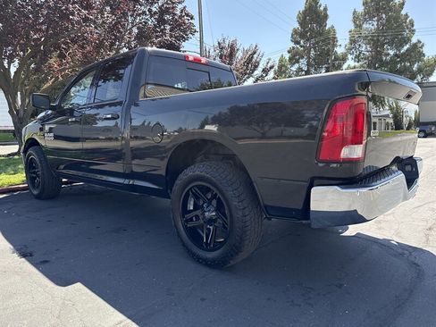 Used 2017 RAM 1500 Classic SLT image 8