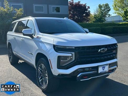 Used 2025 Chevrolet Suburban Z71 AWD/4WD image 1