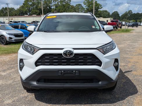 Used 2021 Toyota RAV4 XLE AWD/4WD image 9