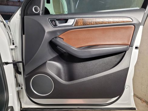 Used 2016 Audi Q5 2.0T Premium Plus w/ Technology Package image 16