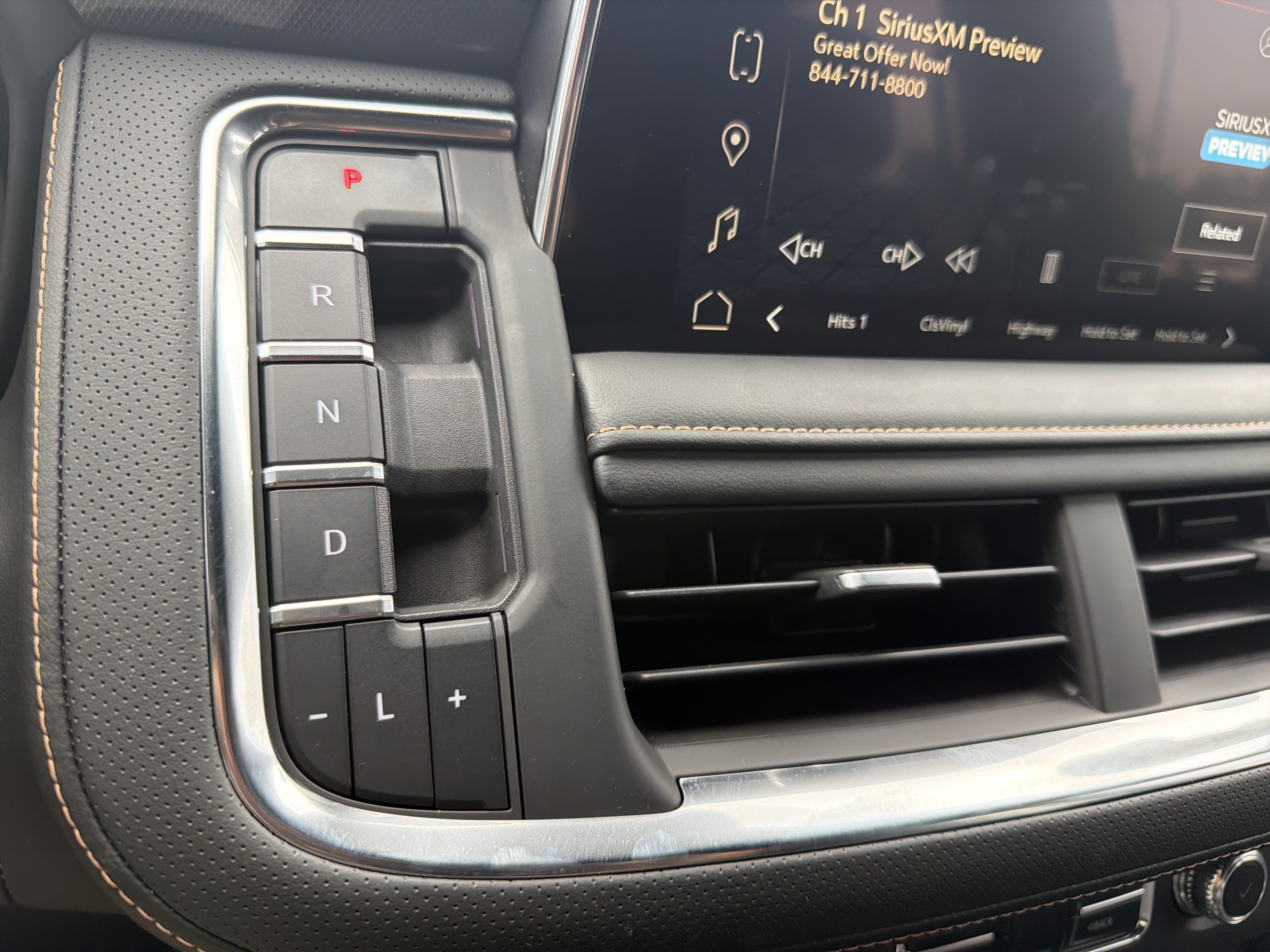 Certified 2023 GMC Yukon AT4 w/ AT4 Premium Plus Package AWD/4WD image 29