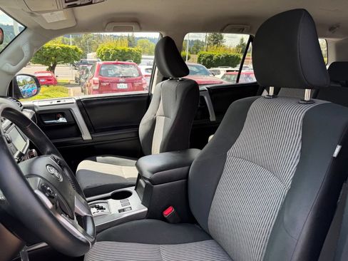 Used 2016 Toyota 4Runner SR5 AWD/4WD image 14