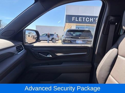 Used 2023 GMC Yukon Denali w/ Advanced Technology Package AWD/4WD image 17