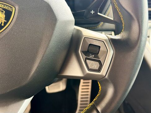 Used 2018 Lamborghini Aventador S image 33