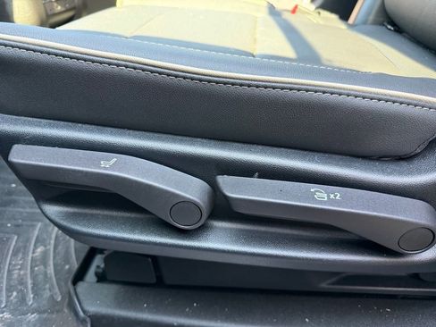 Used 2025 Chevrolet Suburban Premier image 24