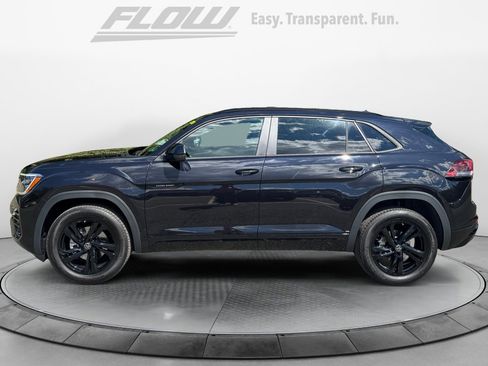 New 2026 Volkswagen Atlas SE image 3