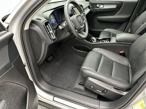 Certified 2025 Volvo XC40 B5 Plus image 11