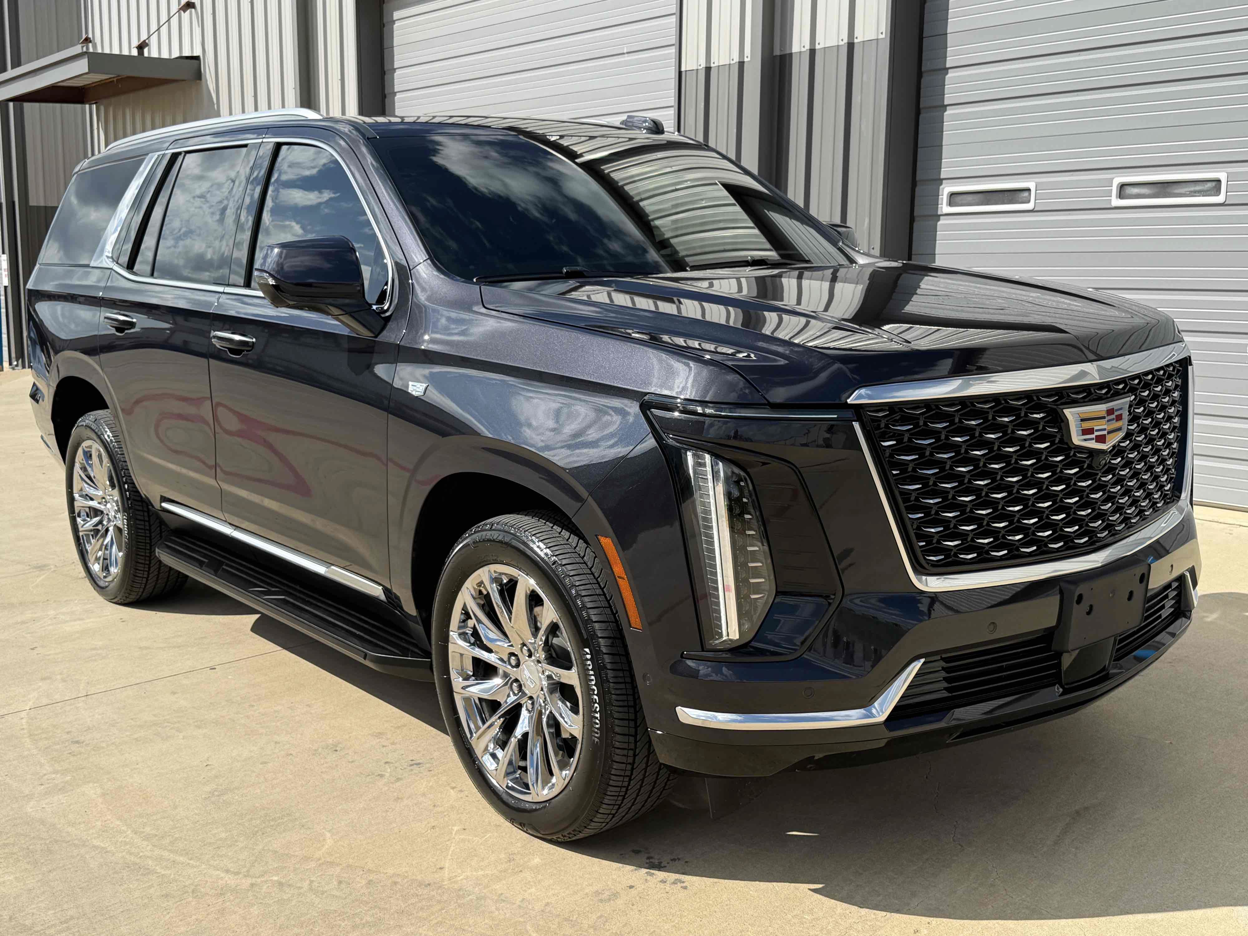 Used 2025 Cadillac Escalade Premium Luxury AWD/4WD image 26